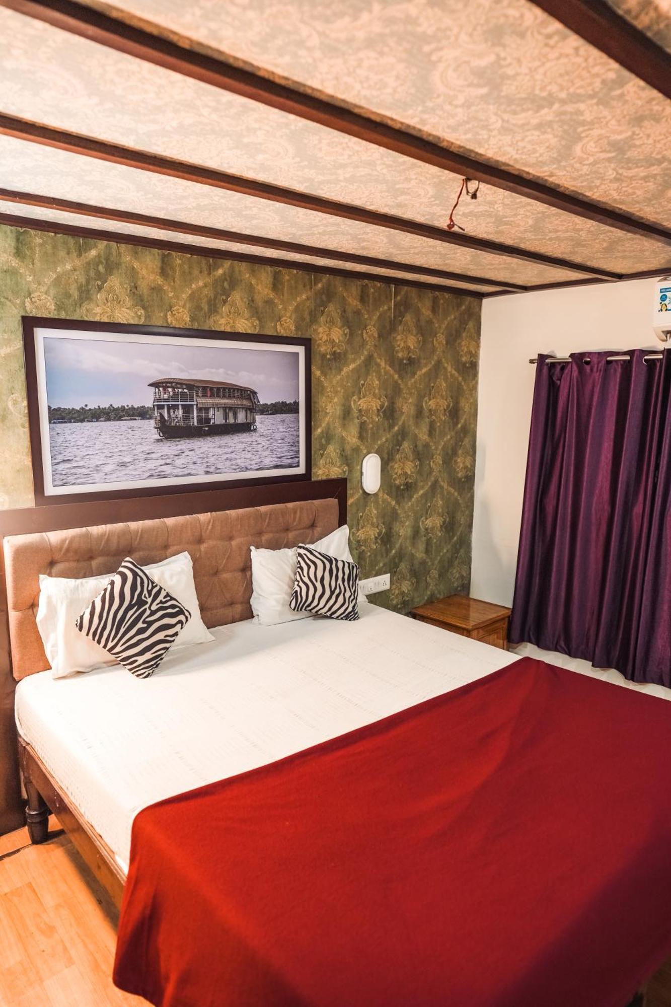 Venice Premium Houseboats Alleppey Alappuzha ภายนอก รูปภาพ