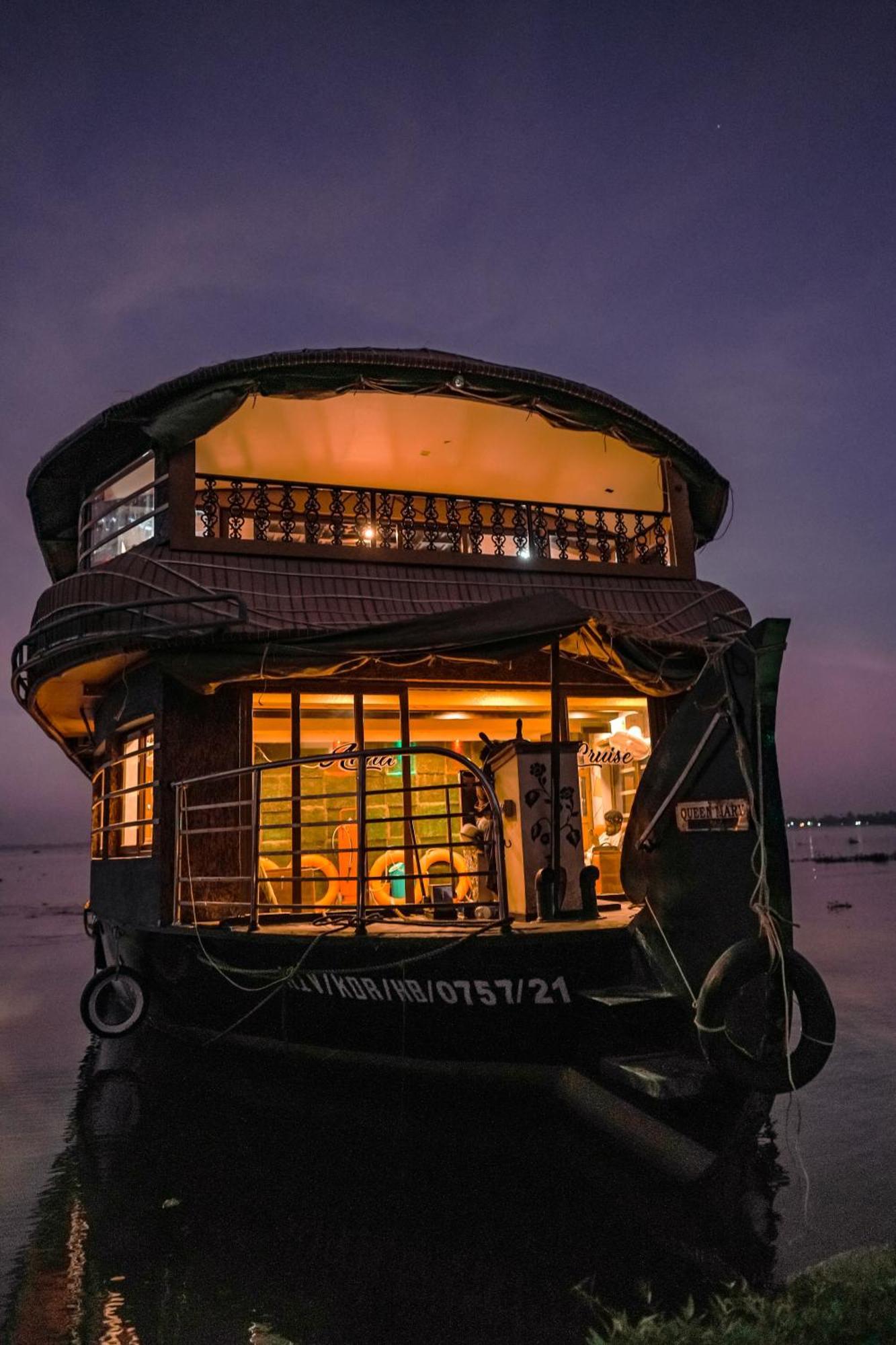 Venice Premium Houseboats Alleppey Alappuzha ภายนอก รูปภาพ
