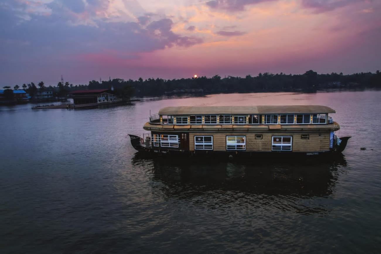 Venice Premium Houseboats Alleppey Alappuzha ภายนอก รูปภาพ