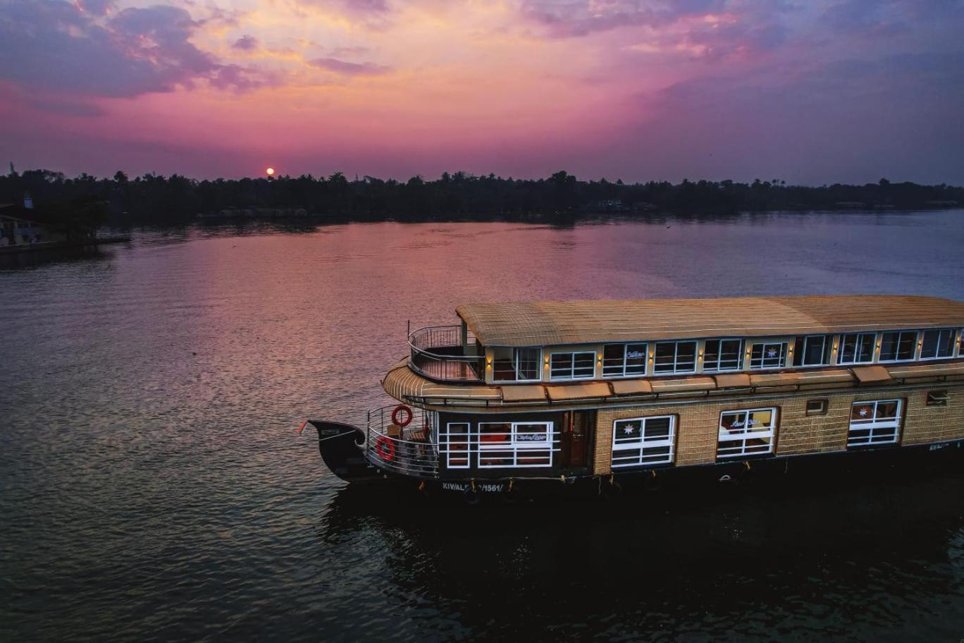 Venice Premium Houseboats Alleppey Alappuzha ภายนอก รูปภาพ