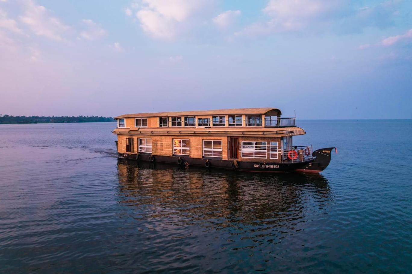 Venice Premium Houseboats Alleppey Alappuzha ภายนอก รูปภาพ